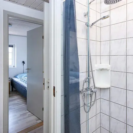 12 Person In Harboore-by Traum