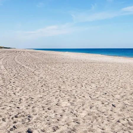 12 Person In Harboore-by Traum